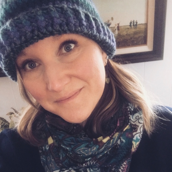 Meet your Posher, Liv - Picture 2 of 3